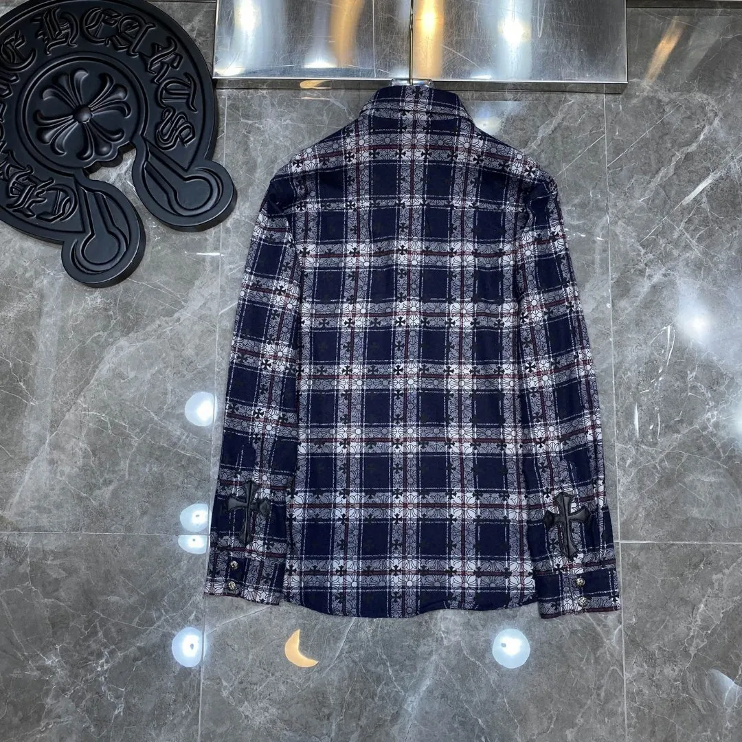 P296 Chrome Hearts 🍁Spring shirt series🍁 Spring classic patchwork leather full cross dark pattern silver button plaid shirt, whole body plaid alignment, cuffs sheepskin upper and lower alignment, original molding, customized version of bronze silver four-buttons, specially customized version of high gram weight original shirt fabric, can be worn as a jacket or as a base, a must-have clothing artifact 🌈Recommended colors: dark blue red 🌈 Size: S, M, L, XL